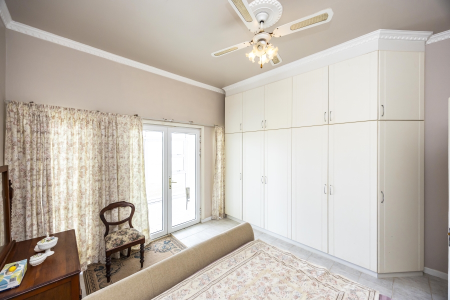 5 Bedroom Property for Sale in Gonubie Eastern Cape